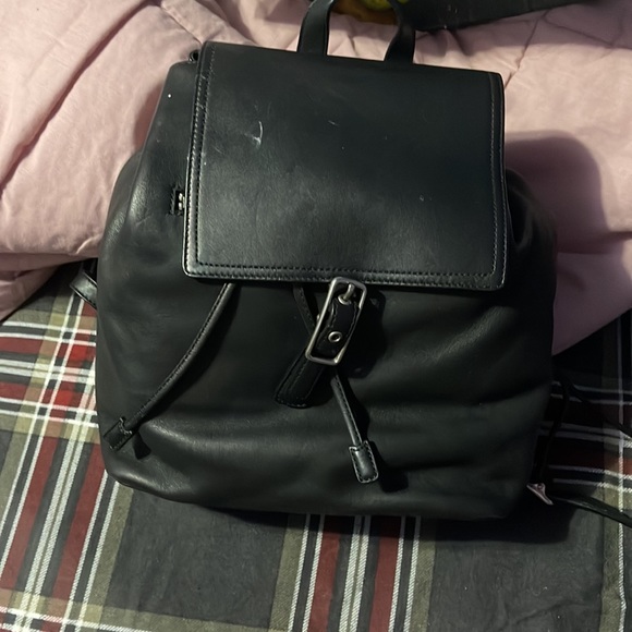 Authentic soft leather Coach back pack used a twice but still in good condition - Picture 3 of 11